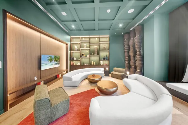 $840,000 | 11 Northeast 6th Street, Unit 907, Miami, FL 33132