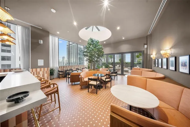 $840,000 | 11 Northeast 6th Street, Unit 907, Miami, FL 33132