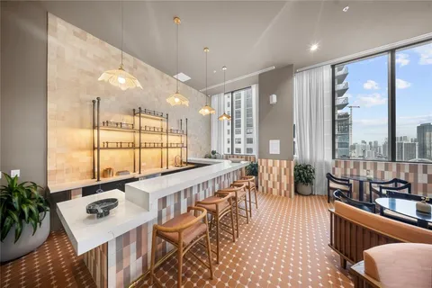 $840,000 | 11 Northeast 6th Street, Unit 907, Miami, FL 33132