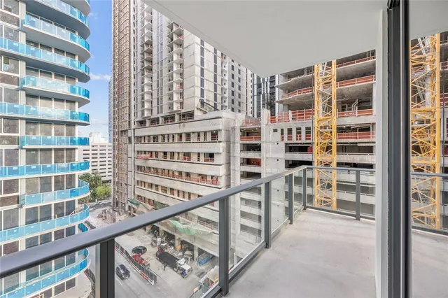 $840,000 | 11 Northeast 6th Street, Unit 907, Miami, FL 33132