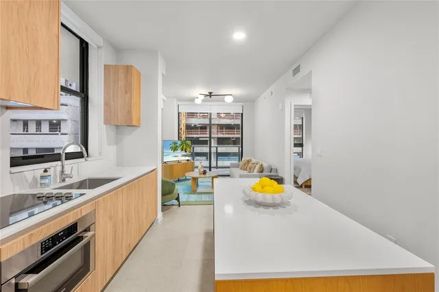 $840,000 | 11 Northeast 6th Street, Unit 907, Miami, FL 33132