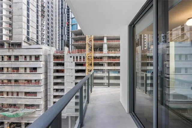 $840,000 | 11 Northeast 6th Street, Unit 907, Miami, FL 33132