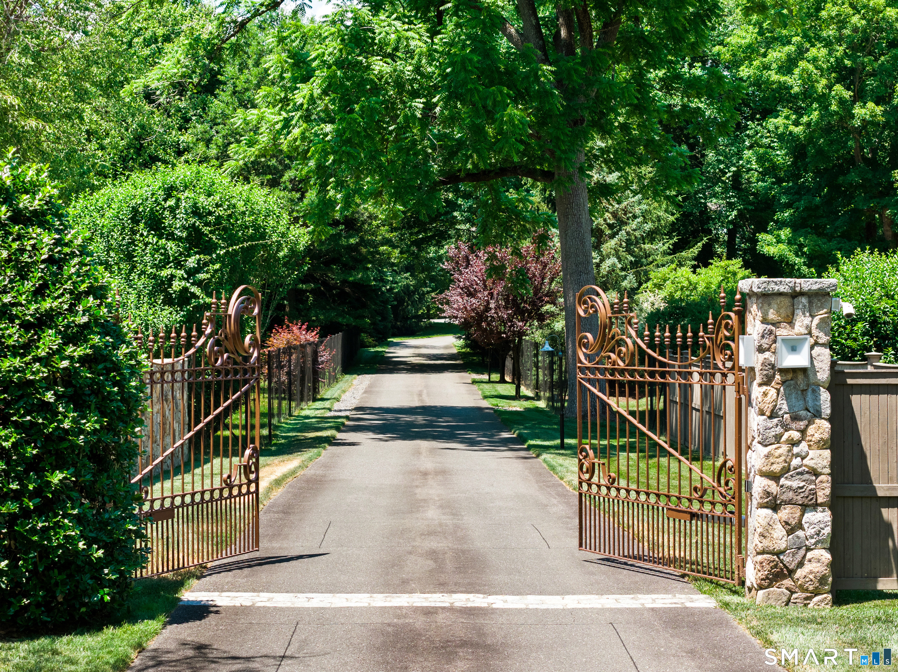 359 Greens Farms Road Westport, CT 06880 - Photo 2 of 34