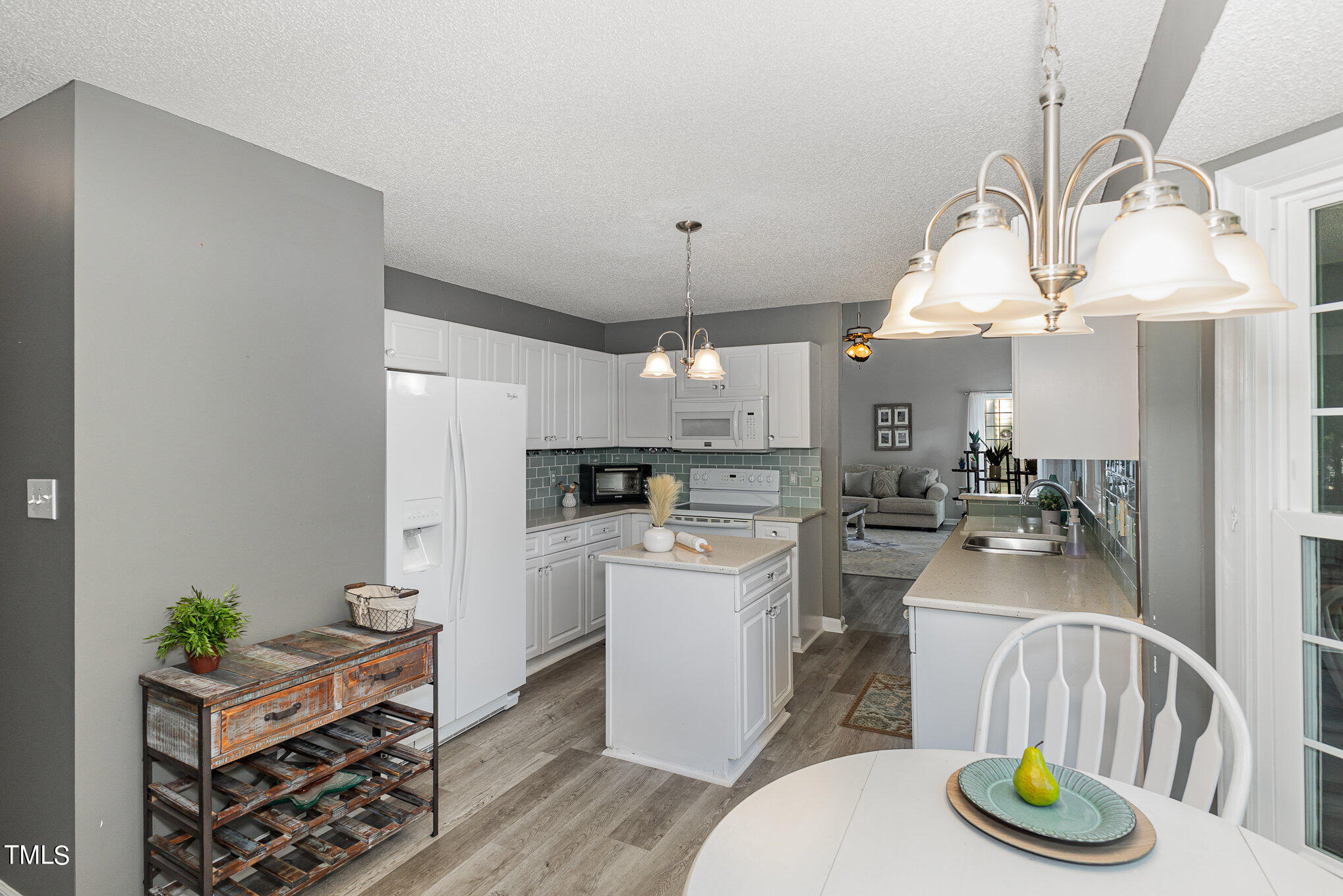 5204 Fairmead Circle Raleigh, NC 27613 - Photo 8 of 23 010_bc4a8852-edit