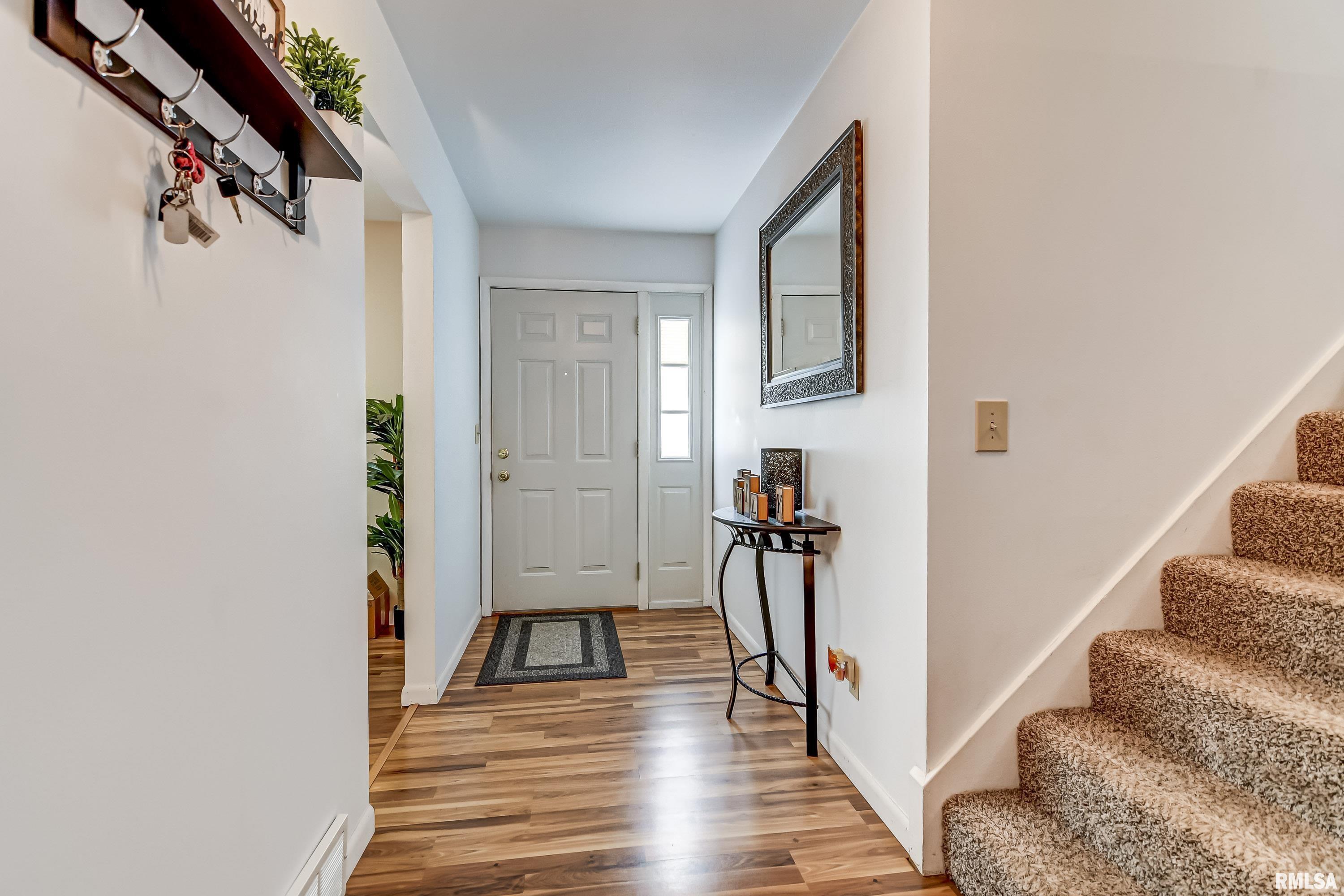 131 Dickinson Road Springfield, IL 62704 - Photo 4 of 39
