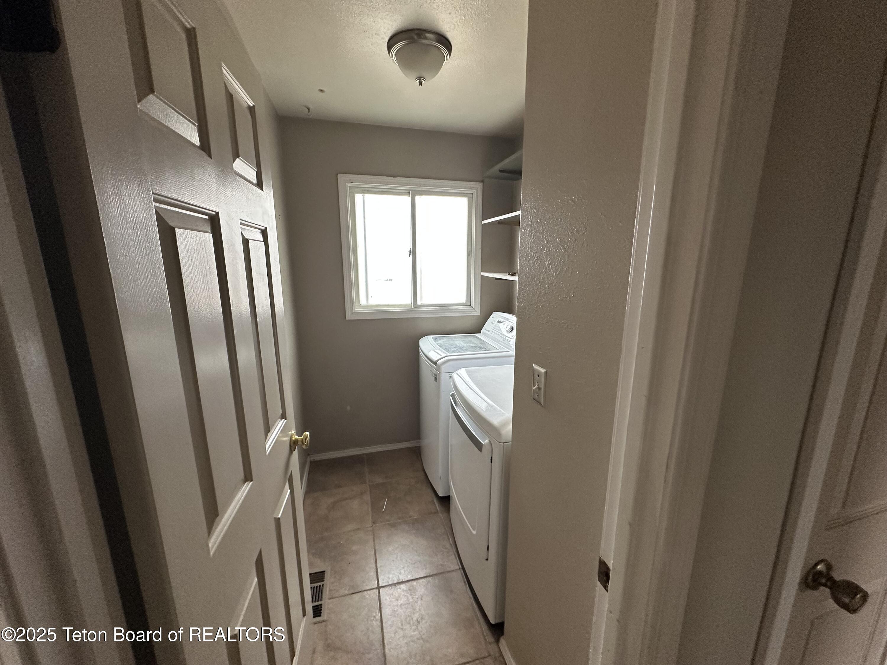 2020 Johnson Avenue Rock Springs, WY 82901 - Photo 11 of 18 IMG_0282