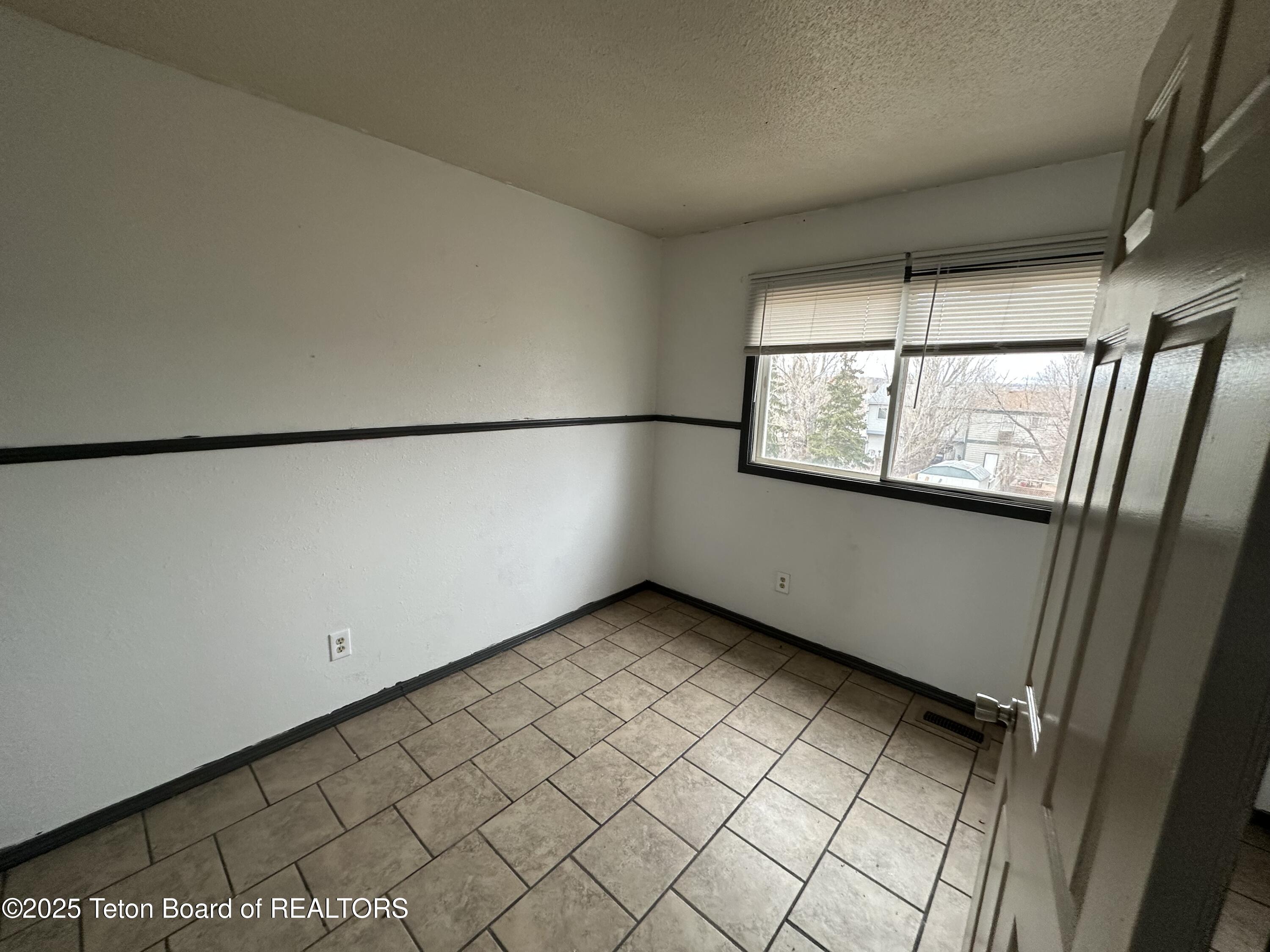 2020 Johnson Avenue Rock Springs, WY 82901 - Photo 14 of 18 IMG_0285