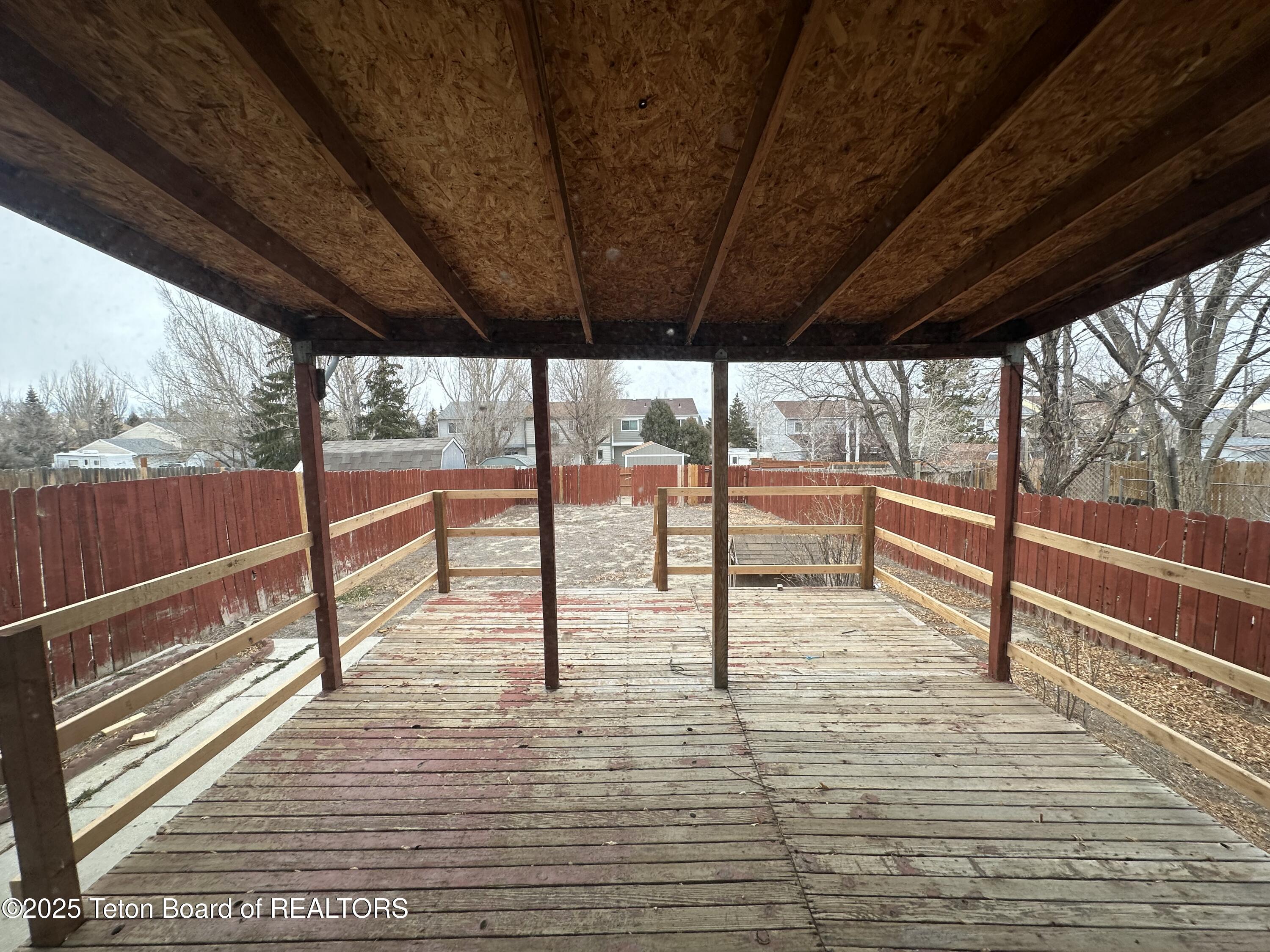 2020 Johnson Avenue Rock Springs, WY 82901 - Photo 5 of 18 IMG_0276