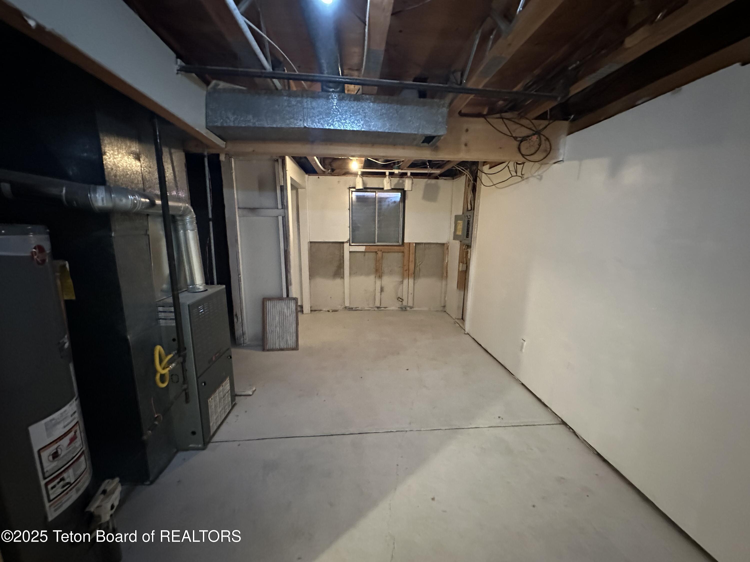 2020 Johnson Avenue Rock Springs, WY 82901 - Photo 9 of 18 IMG_0280