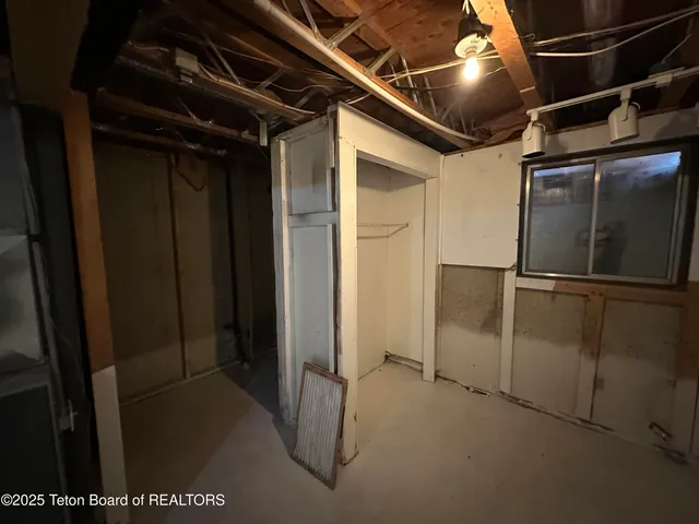 $170,000 | 2020 Johnson Avenue, Rock Springs, WY 82901