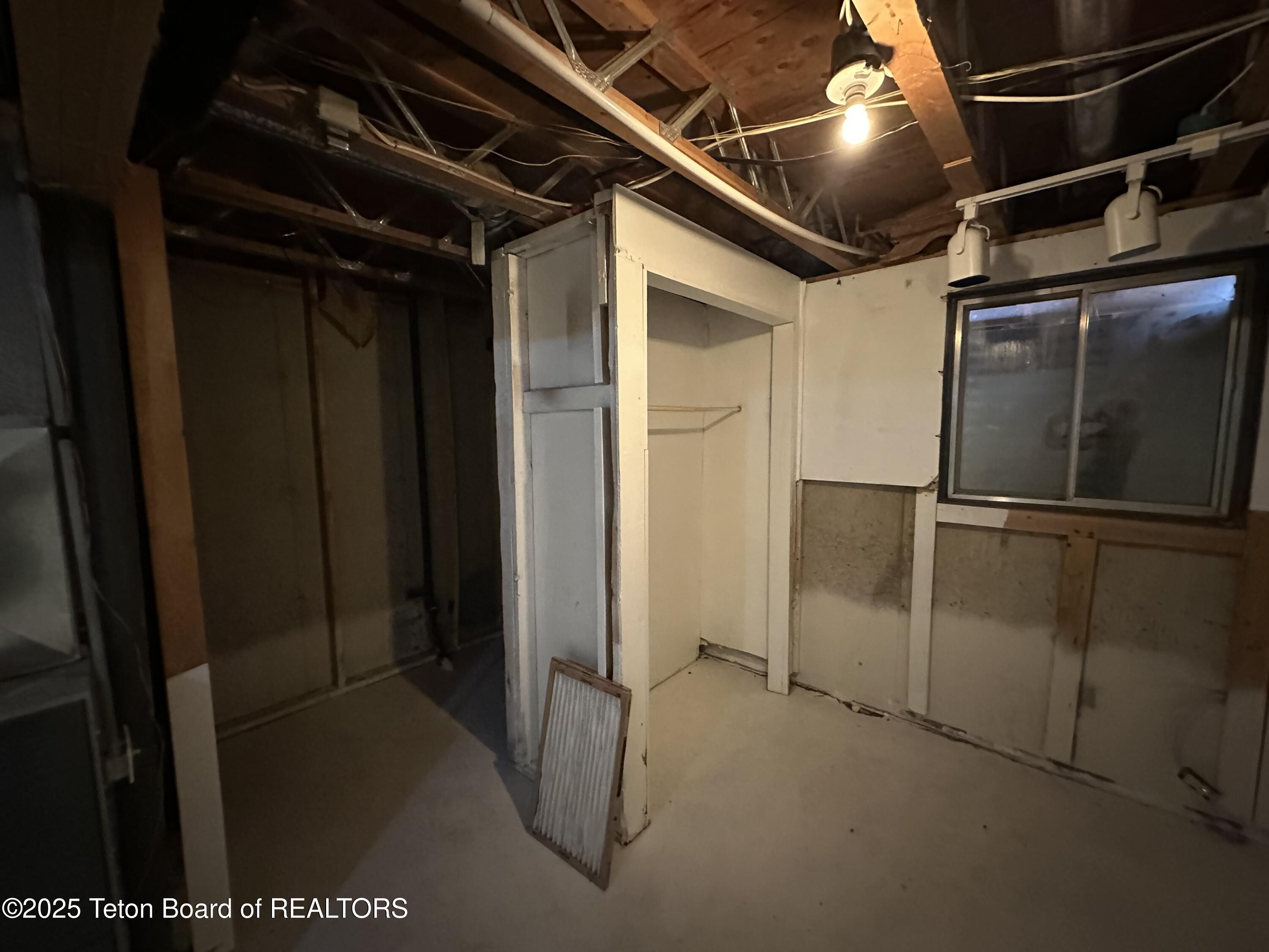 2020 Johnson Avenue Rock Springs, WY 82901 - Photo 10 of 18 IMG_0281