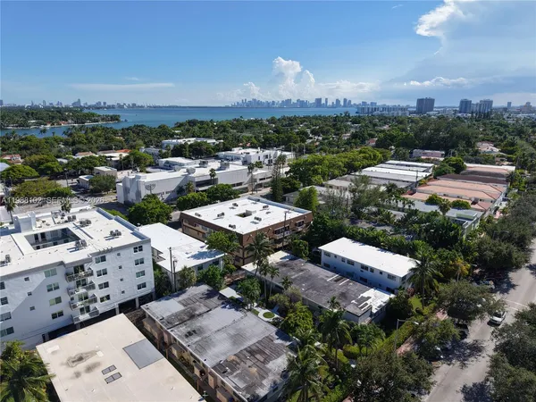 $1,750 | 1176 Marseille Drive, Unit 2, Miami Beach, FL 33141