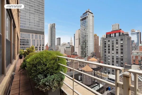 $5,000,000 | 130 West 30th Street, Unit 18 | Chelsea