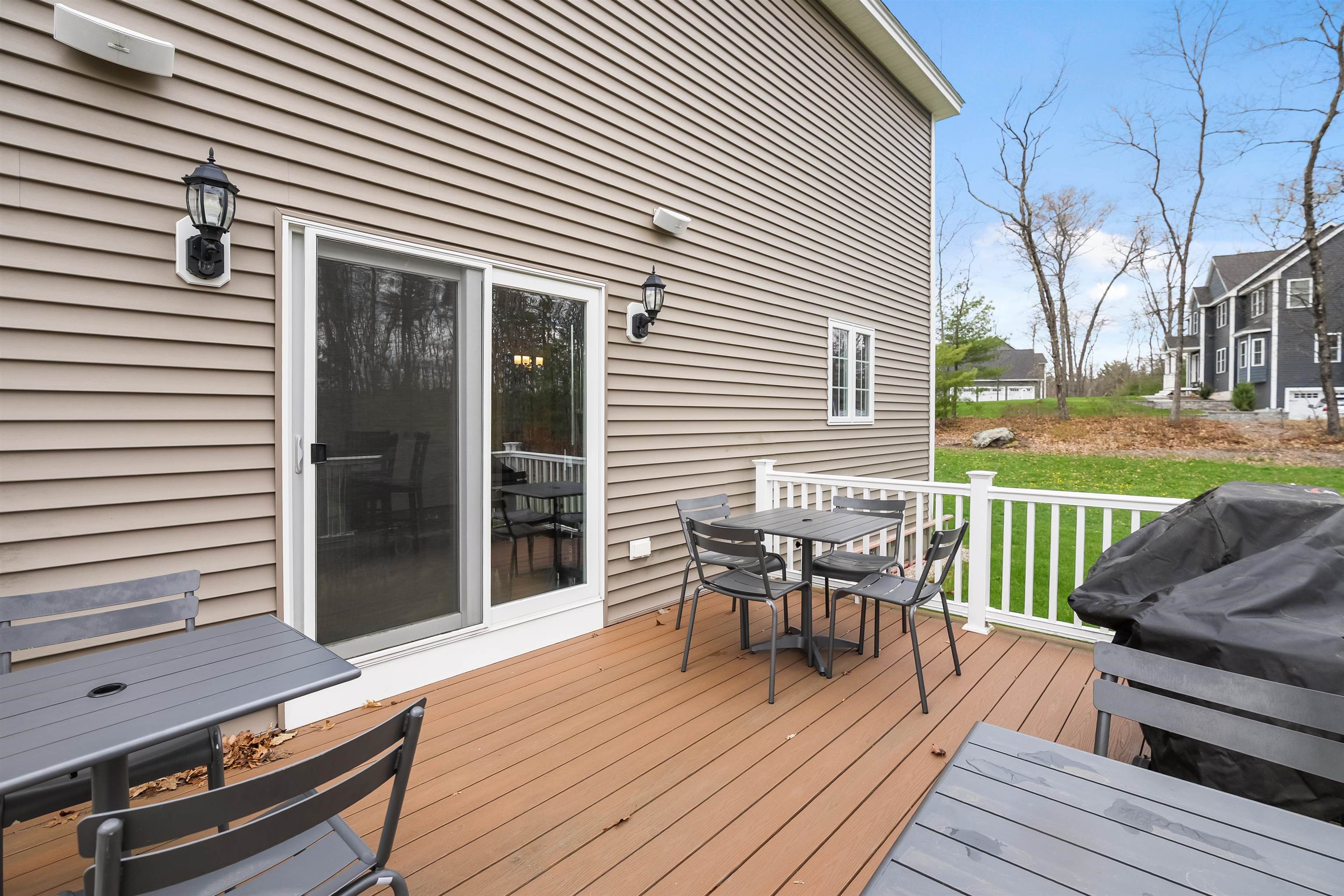 44 Sheffield Street Windham, NH 03087 - Photo 32 of 40