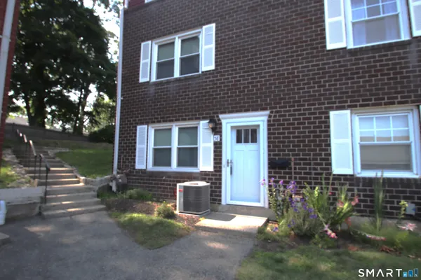 $259,900 | 58 Savin Park, Unit 58, West Haven, CT 06516
