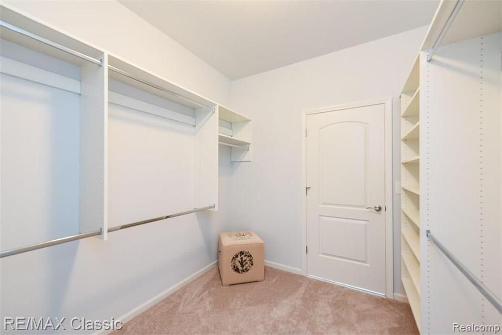 49271 Hawksburry Road Canton, MI 48188 - Photo 34 of 95
