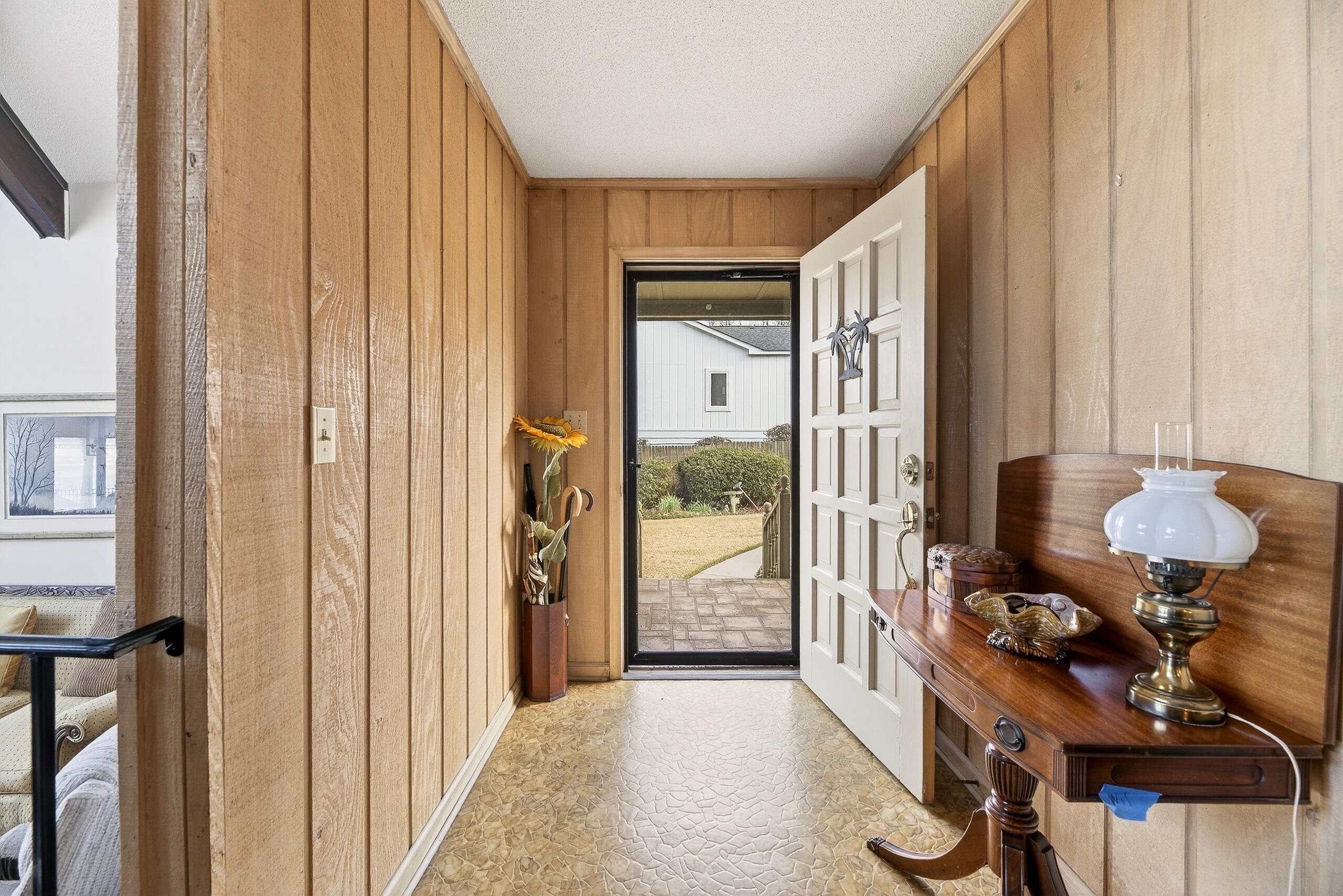 603 Santee Drive Santee, SC 29142 - Photo 15 of 51 Foyer