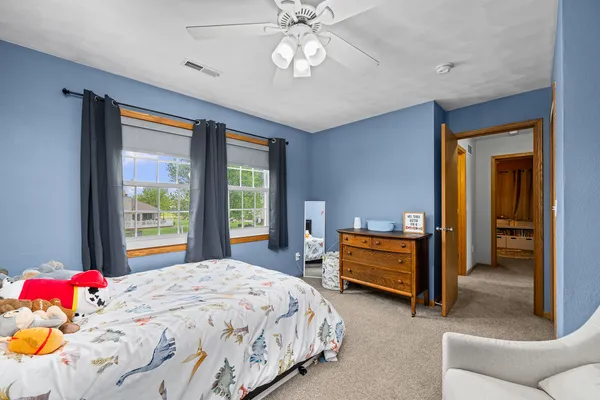 $359,900 | 9719 86th St Court West, Taylor Ridge, IL 61284