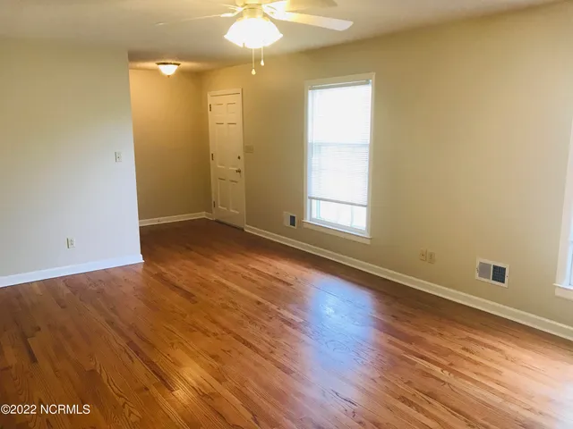 $2,100 | 10091 Highway 17, Wilmington, NC 28411