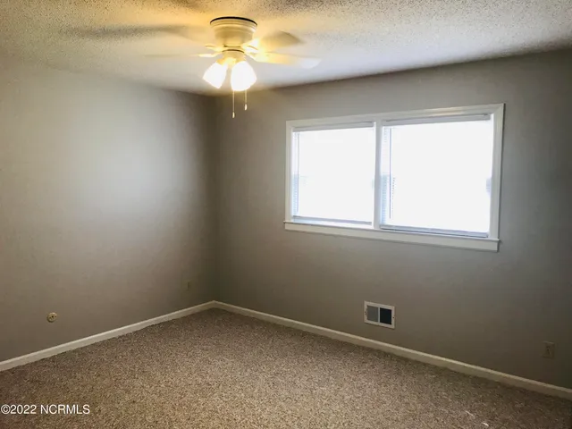 $2,100 | 10091 Highway 17, Wilmington, NC 28411