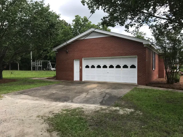 $2,100 | 10091 Highway 17, Wilmington, NC 28411