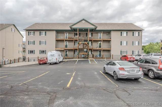 $349,000 | 272 Cedar Glen Drive, Unit 3A, Camdenton, MO 65020