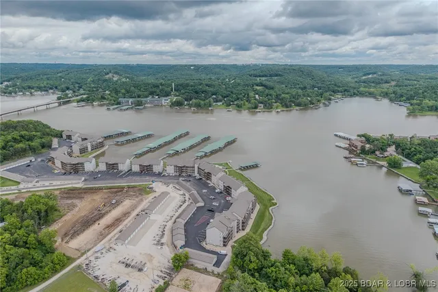 $349,000 | 272 Cedar Glen Drive, Unit 3A, Camdenton, MO 65020