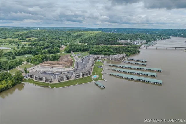 $349,000 | 272 Cedar Glen Drive, Unit 3A, Camdenton, MO 65020