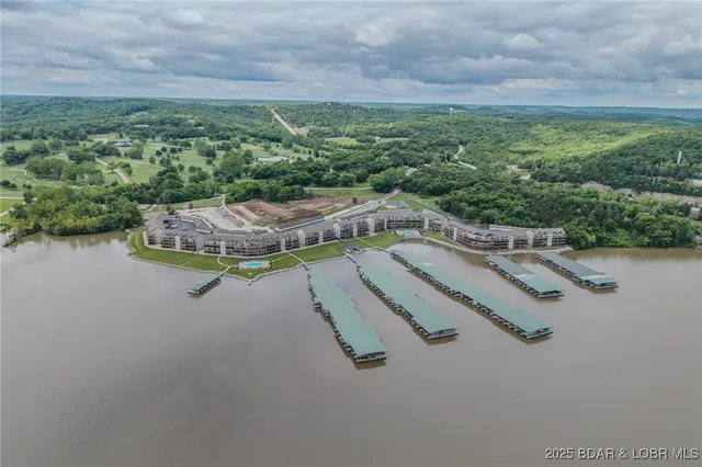 $349,000 | 272 Cedar Glen Drive, Unit 3A, Camdenton, MO 65020