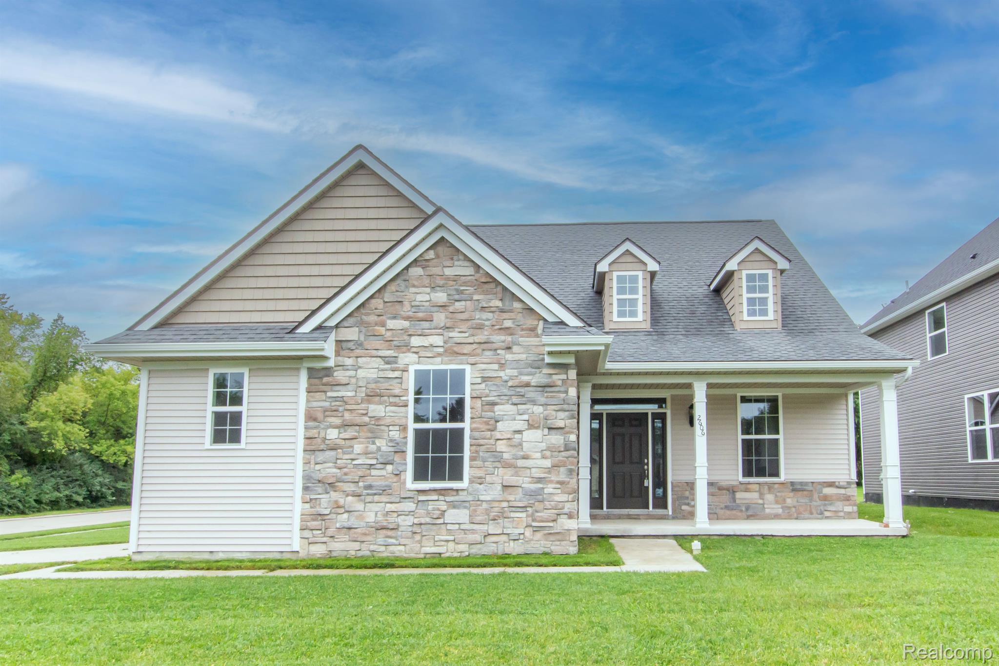 2606 Maplecrest Road Sterling Heights, MI 48310 - Photo 1 of 57 Front