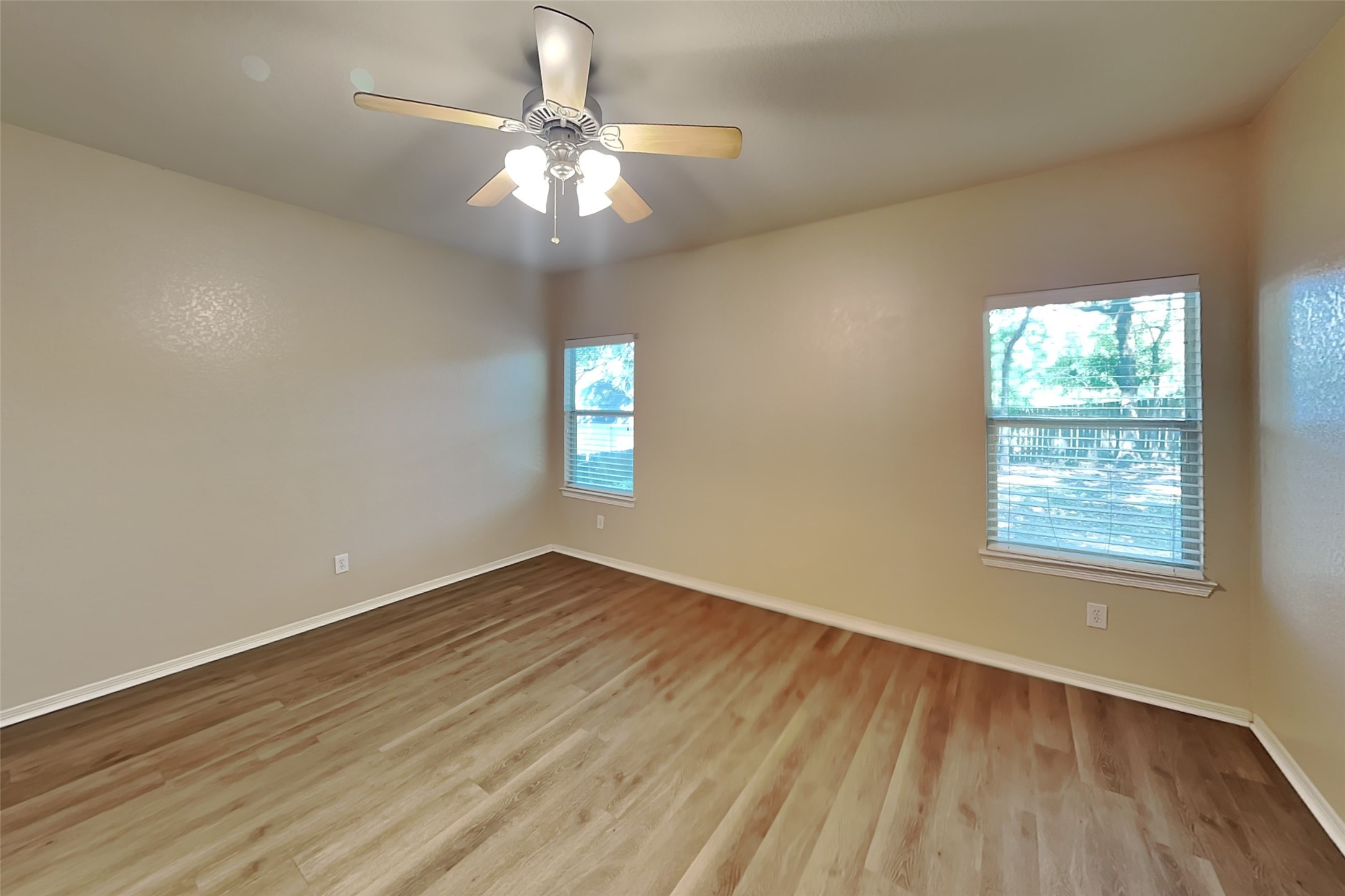 285 Mesa View Conroe, TX 77316 - Photo 7 of 16
