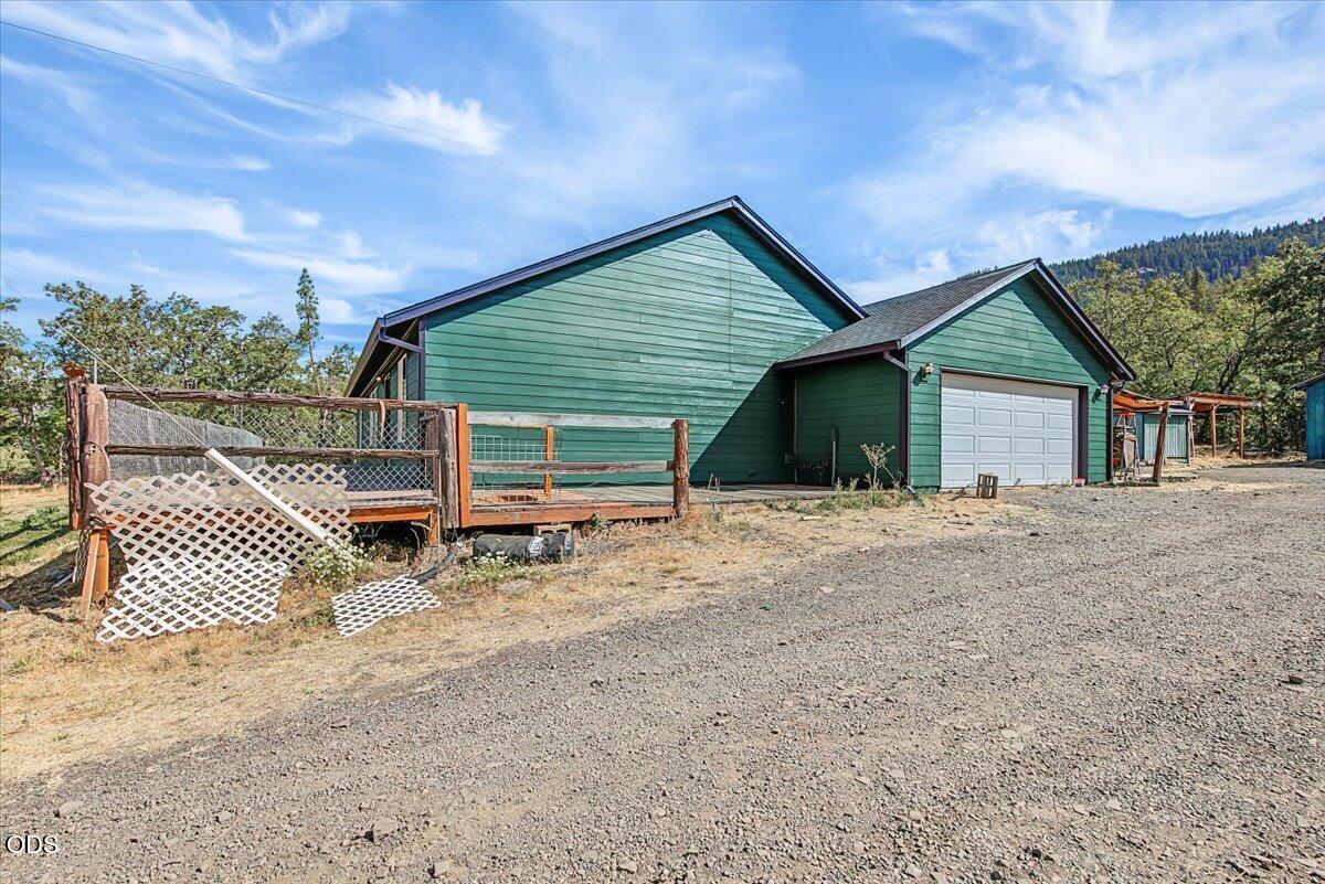 13021 East Antelope Road Eagle Point, OR 97524 - Photo 25 of 47 Gallery Image 25