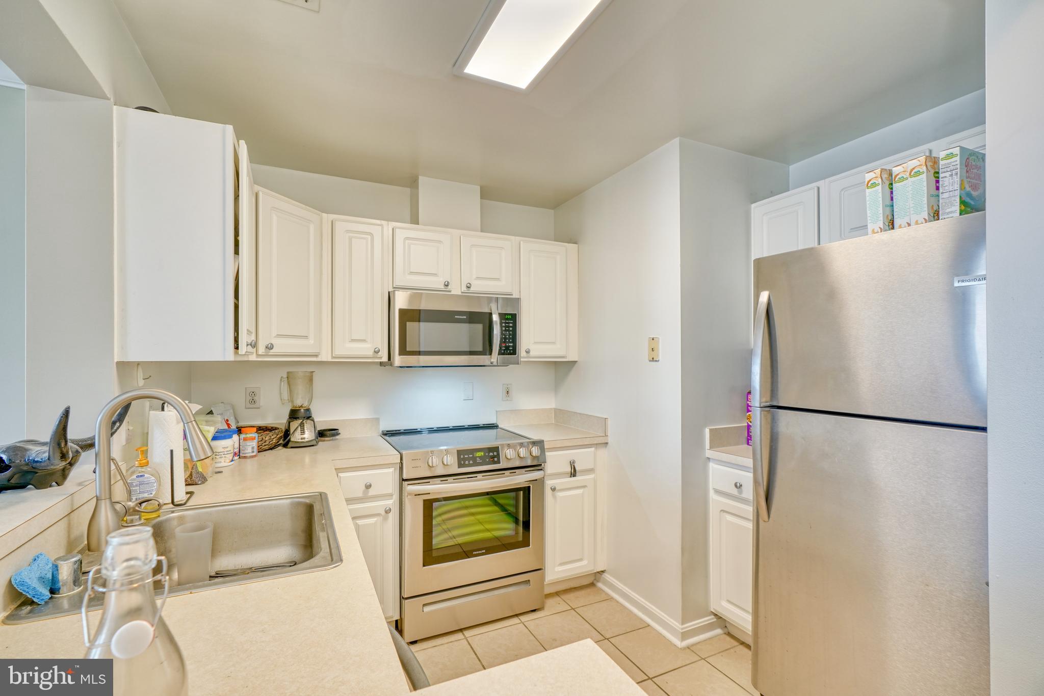 23 Pierside Drive, Unit 335 Baltimore, MD 21230 - Photo 4 of 15