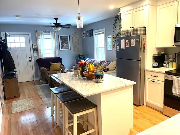 $2,600 | 15 Third School Street, Unit 1, Bristol, RI 02809
