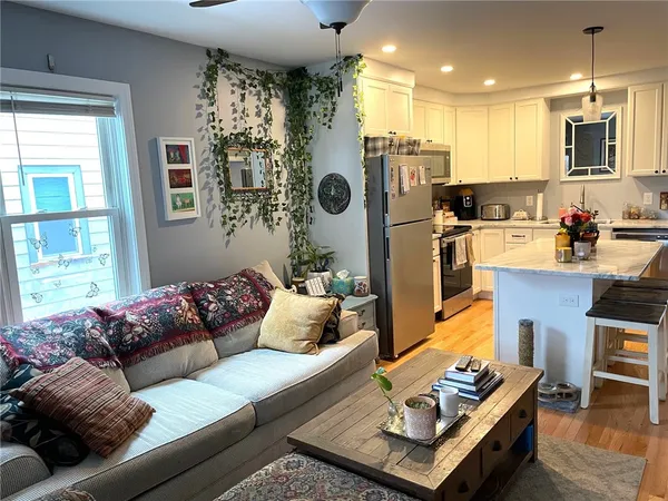 $2,600 | 15 Third School Street, Unit 1, Bristol, RI 02809