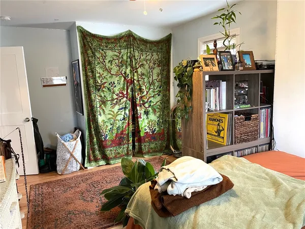 $2,600 | 15 Third School Street, Unit 1, Bristol, RI 02809