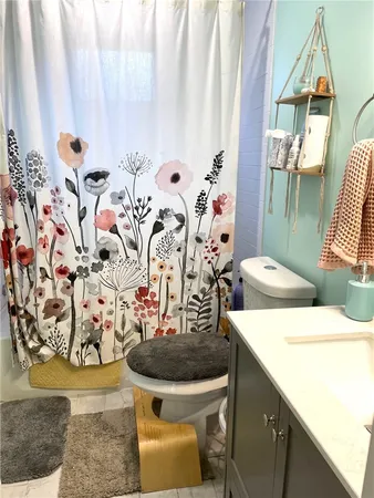 $2,600 | 15 Third School Street, Unit 1, Bristol, RI 02809