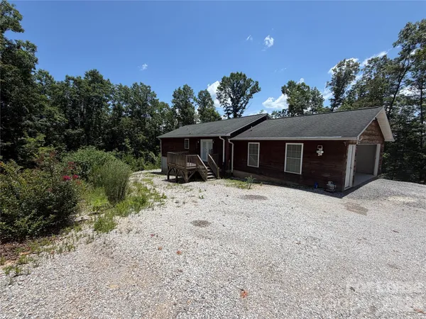 $1,800 | 11058 Highway 221, Marion, NC 28752