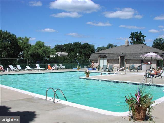 700 Putnam Boulevard, Unit 1B Wallingford, PA 19086 - Photo 26 of 26 Community Pool