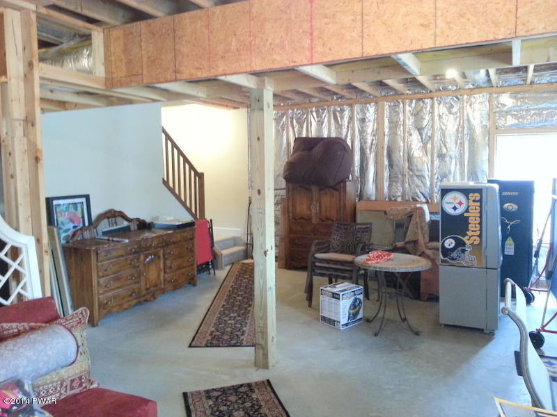 260 West Lakeview Road Lackawaxen, PA 18435 - Photo 31 of 37