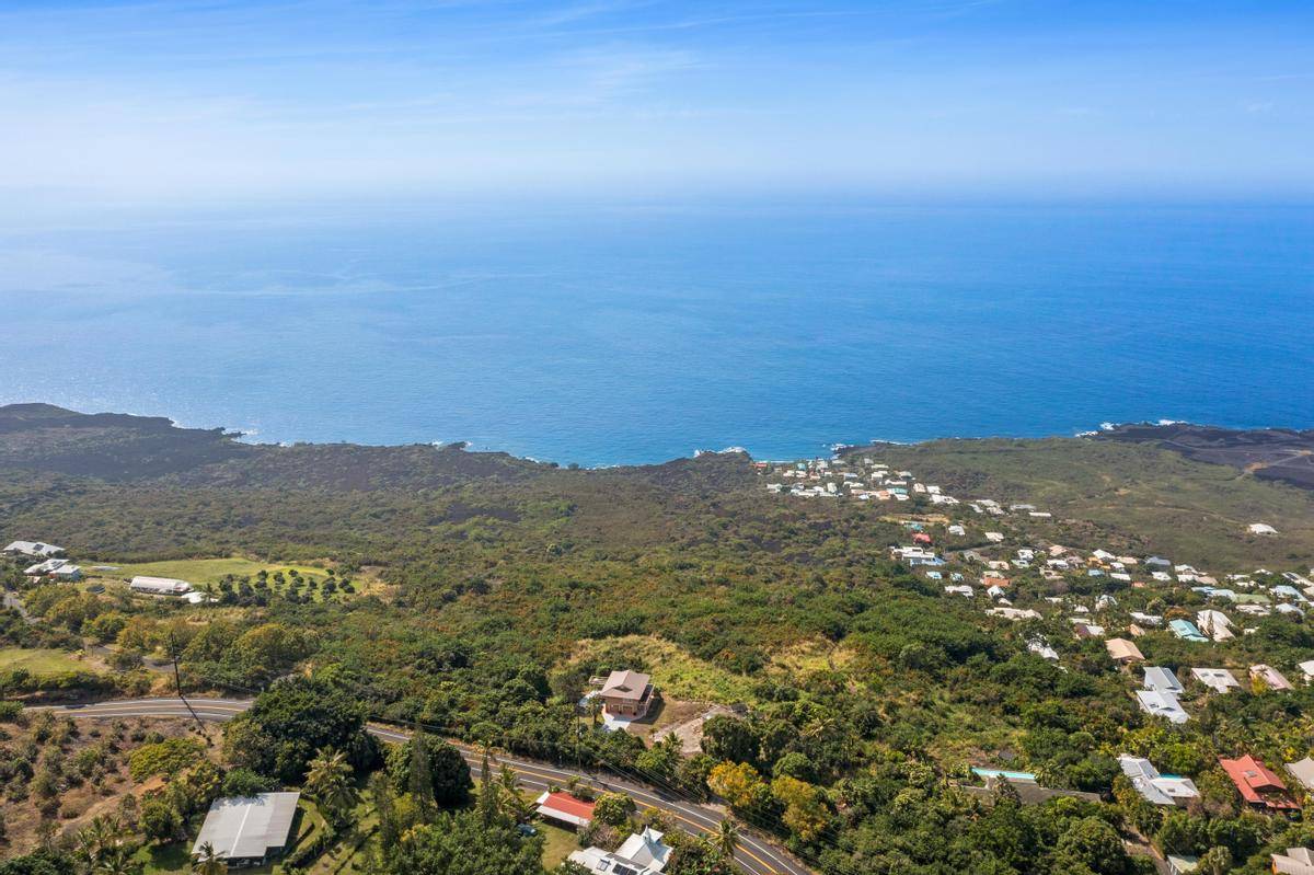 87-3143 Hawaiʻi Belt Road Captain Cook, HI 96704 - Photo 9 of 20 a view of lake and mountain