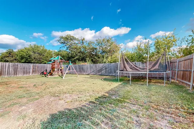 $320,000 | 113 Halifax Circle, Palmer, TX 75152