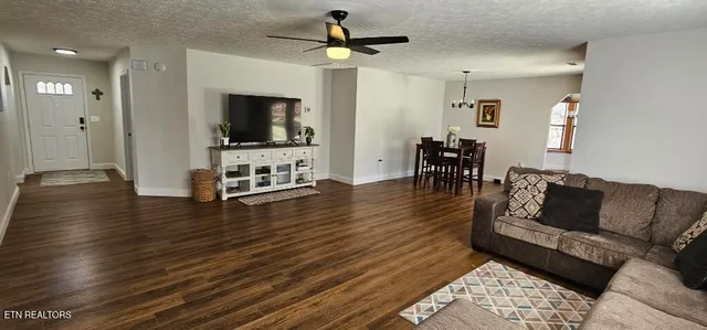 $435,000 | 852 Eagle View Drive, Kodak, TN 37764