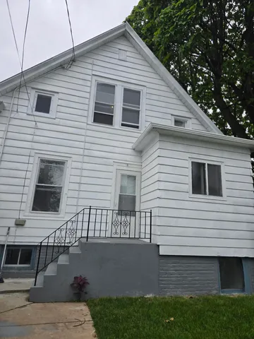 $140,000 | 1105 Reschke Avenue, Racine, WI 53404