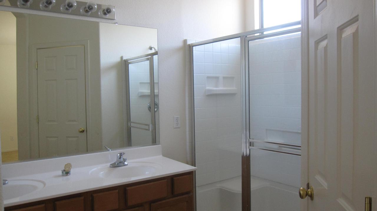 14551 West Hearn Road Surprise, AZ 85379 - Photo 5 of 6 Master Bathroom
