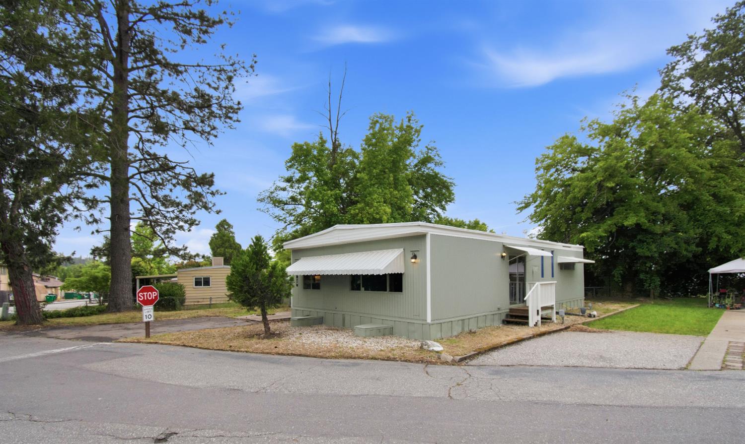 124 Lark Street Penn Valley, CA 95946 - Photo 5 of 68