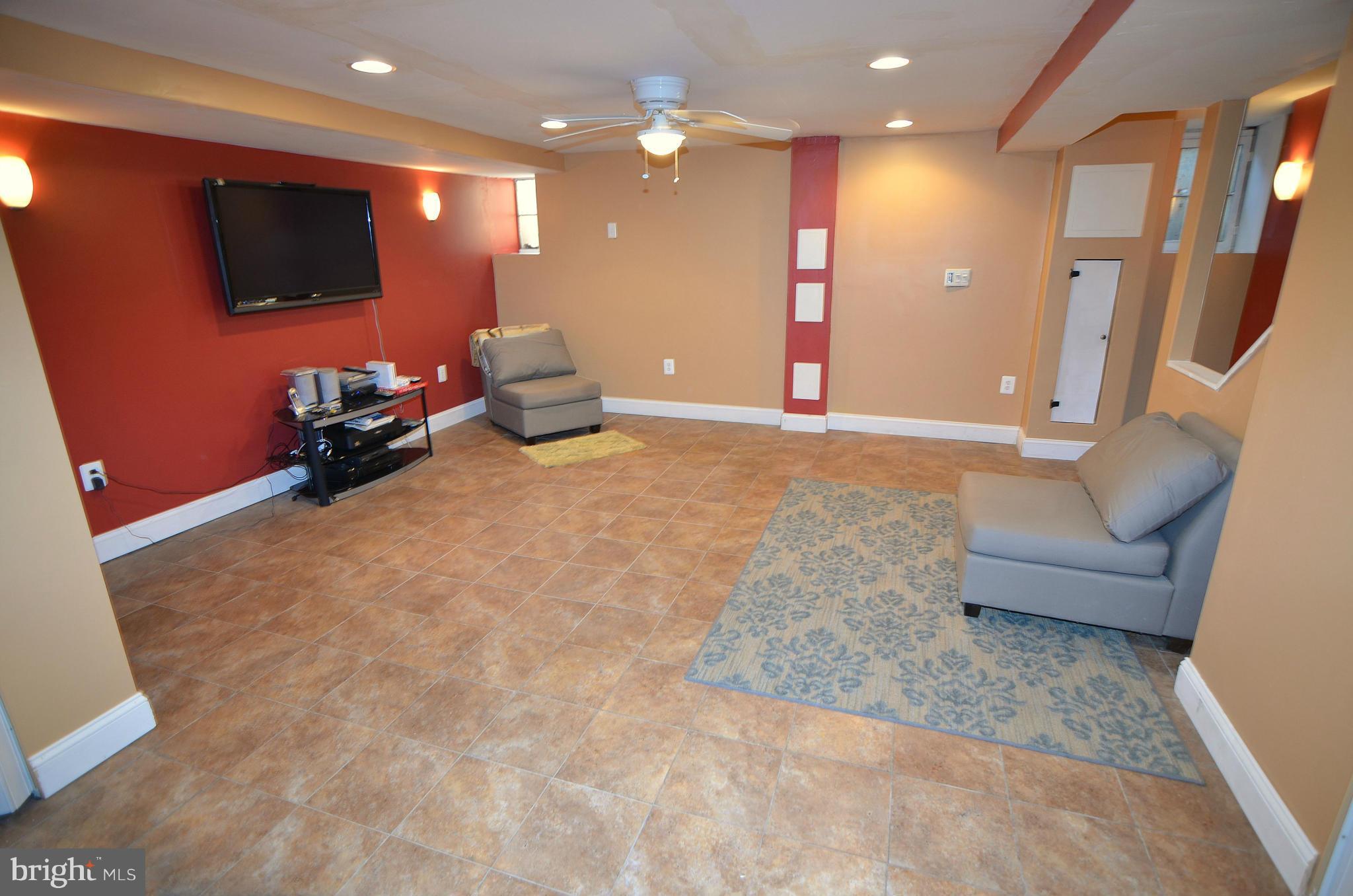 3909 Yolando Road Baltimore, MD 21218 - Photo 22 of 30 Family Room