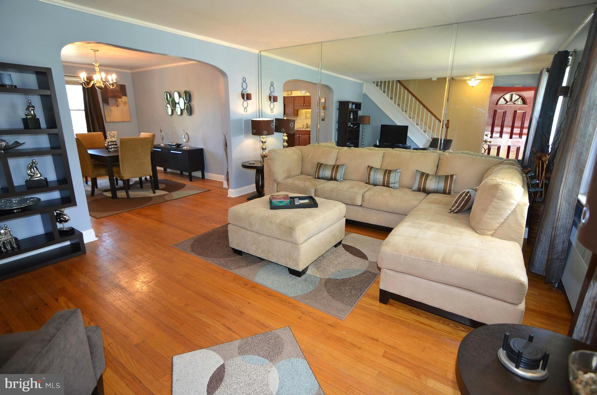3909 Yolando Road Baltimore, MD 21218 - Photo 5 of 30 Living Room