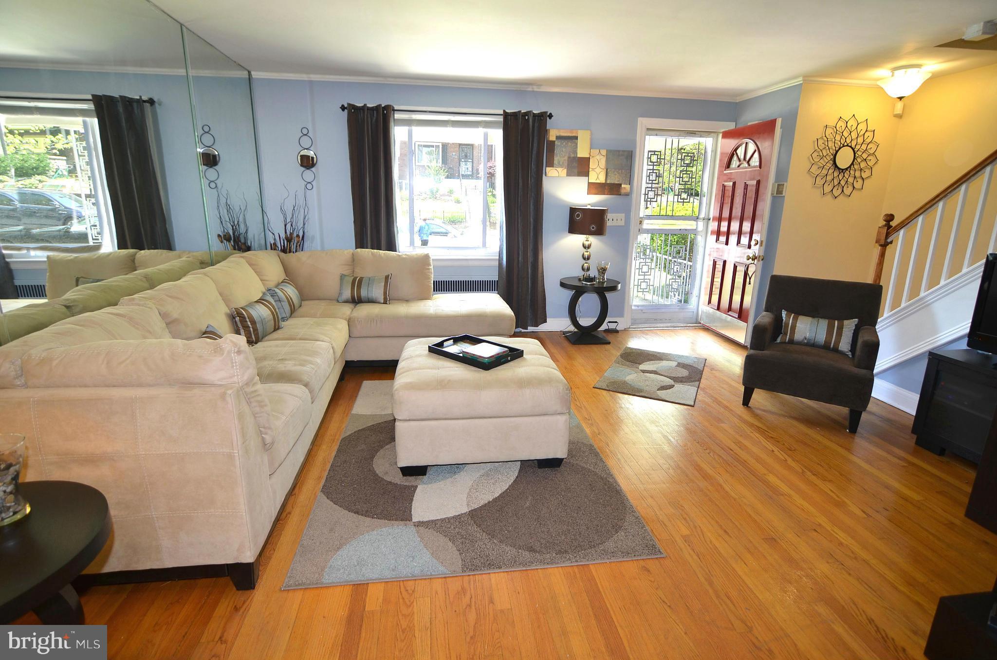 3909 Yolando Road Baltimore, MD 21218 - Photo 6 of 30 Living Room