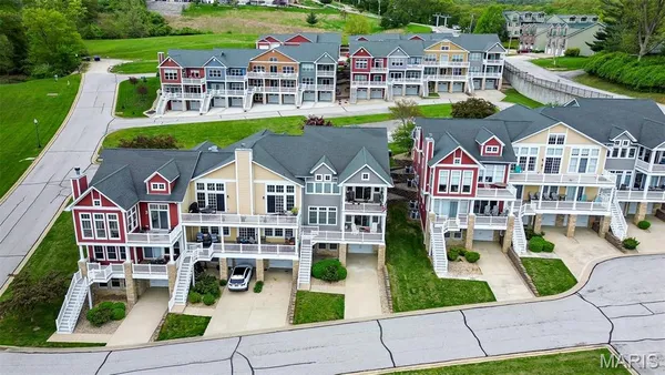 $330,000 | 306 Pelican Way, Grafton, IL 62037